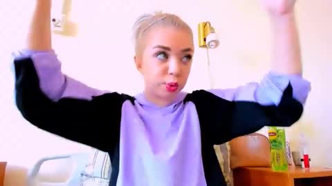 Nicole online show from 02/24/25, 11:54