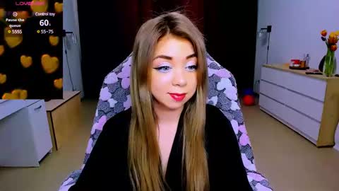 Nicole online show from 03/11/25, 06:21