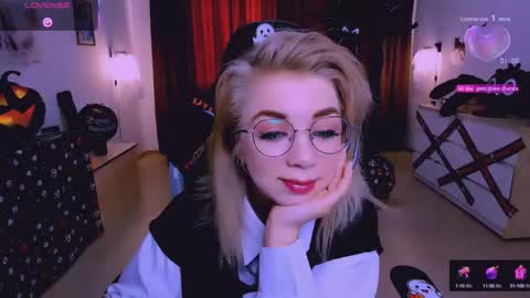 Nicole online show from 10/09/25, 05:49