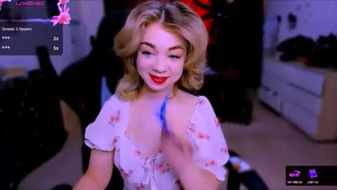 Nicole online show from 11/14/25, 10:25