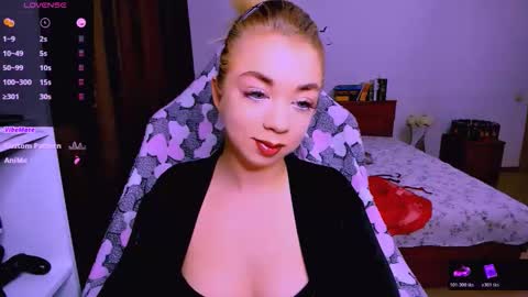 Nicole online show from 11/26/25, 02:45