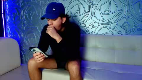 Snapshot of blinspot_red chatting on 11/29/25, 04:15 blinspot_red online show from 11/29/25, 04:15