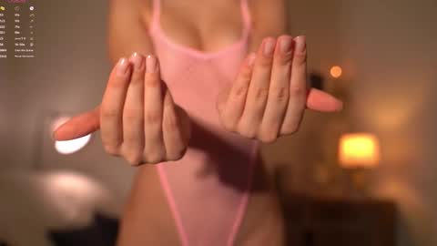 Snapshot of blissdilley chatting on 11/30/25, 04:27 Scarlett NEXT LIVE 5AM gmt online show from 11/30/25, 04:27