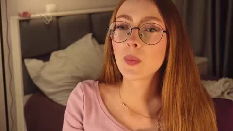 Snapshot of blissence chatting on 09/08/25, 03:33 LiLy online show from 09/08/25, 03:33