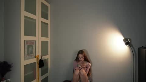 Snapshot of blissence chatting on 09/17/25, 03:46 LiLy online show from 09/17/25, 03:46