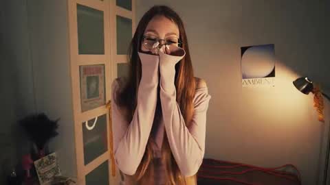 Snapshot of blissence chatting on 09/18/25, 03:03 LiLy online show from 09/18/25, 03:03