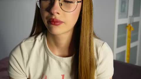 Snapshot of blissence chatting on 11/07/25, 03:34 LiLy online show from 11/07/25, 03:34