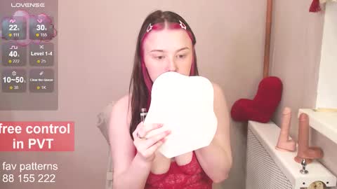 Snapshot of blissful_muse chatting on 12/01/25, 04:34 Margo online show from 12/01/25, 04:34