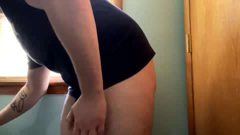 Snapshot of blissfulfoxtrot chatting on 04/27/26, 02:15 Blissful Foxtrot online show from 04/27/26, 02:15