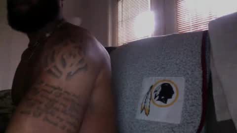 Snapshot of blksurfher chatting on 11/15/25, 05:31 blksurfher online show from 11/15/25, 05:31