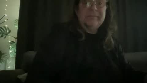 BlIdoL online show from 12/21/25, 11:06