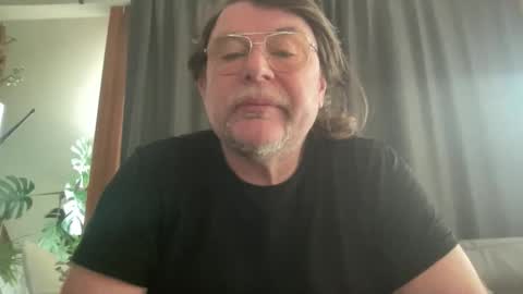 BlIdoL online show from 02/19/26, 10:44