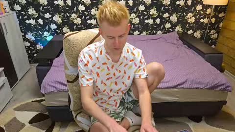 Snapshot of blond_boy69 chatting on 05/15/26, 06:37 blond_boy69 online show from 05/15/26, 06:37