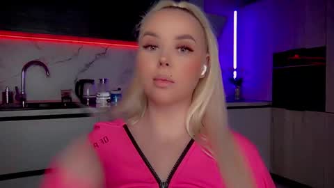 Lana online show from 01/25/25, 07:28