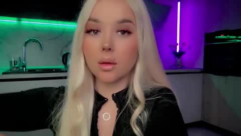 Lana online show from 03/04/25, 09:18