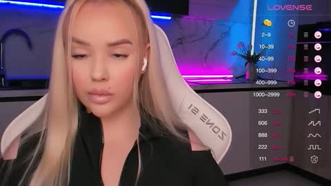 Lana online show from 09/09/25, 02:22