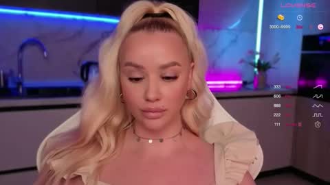 Lana online show from 09/17/25, 01:24