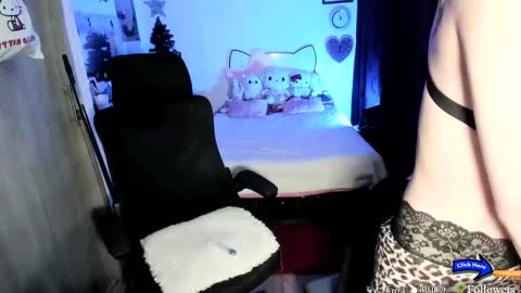 Snapshot of blonde_and_bigcock chatting on 01/08/26, 03:53 Blonde and Sam online show from 01/08/26, 03:53