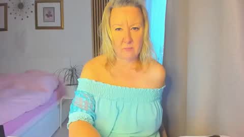 Nicole online show from 01/14/25, 01:28