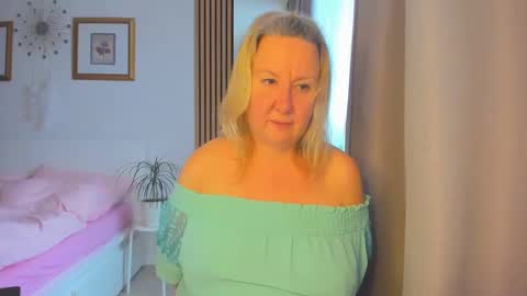 Nicole online show from 01/20/25, 08:41