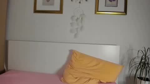 Nicole online show from 11/19/25, 05:07