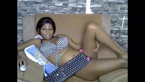 Snapshot of blonde_creamy chatting on 04/27/26, 06:39 blonde_creamy online show from 04/27/26, 06:39