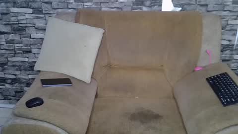 blonde_creamy online show from 06/18/26, 07:08