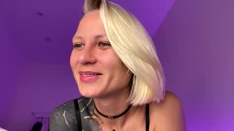 blonde_fuck_couple online show from 05/28/26, 12:41