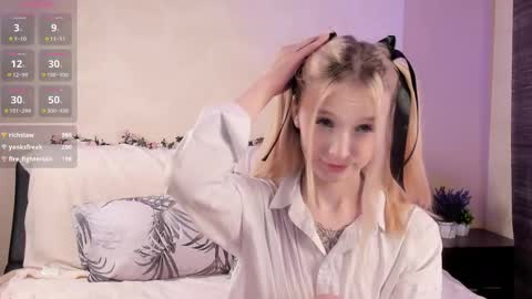 Snapshot of blonde_lotos chatting on 02/27/25, 12:23 Kate and Mary online show from 02/27/25, 12:23