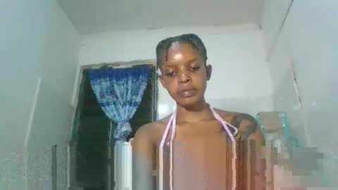 blonde_queenie online show from 04/07/26, 08:53