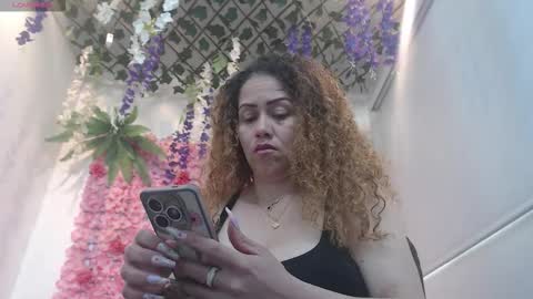 blonde_squirt_ online show from 02/15/26, 04:25