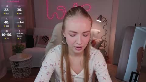 Snapshot of blonde_vibe chatting on 03/22/26, 09:56 Nessa online show from 03/22/26, 09:56