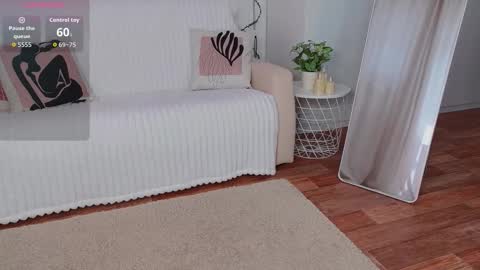 Snapshot of blonde_vibe chatting on 03/27/26, 08:26 Nessa online show from 03/27/26, 08:26