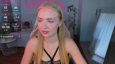 Snapshot of blonde_vibe chatting on 05/23/26, 09:13 Nessa online show from 05/23/26, 09:13
