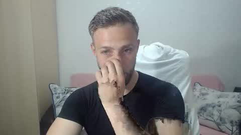 Snapshot of blondeagle chatting on 05/11/26, 09:12 Mr Blond online show from 05/11/26, 09:12