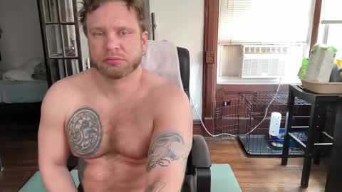 Snapshot of blondebluebear chatting on 01/12/25, 04:08 blondebluebear online show from 01/12/25, 04:08