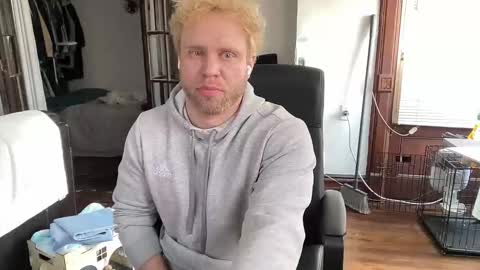 Snapshot of blondebluebear chatting on 02/27/26, 03:45 blondebluebear online show from 02/27/26, 03:45