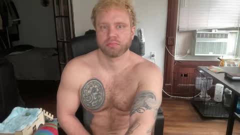 Snapshot of blondebluebear chatting on 03/23/26, 12:53 blondebluebear online show from 03/23/26, 12:53