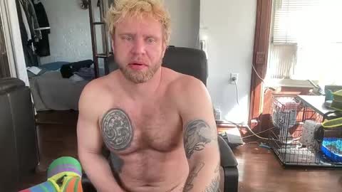 Snapshot of blondebluebear chatting on 04/20/26, 07:15 blondebluebear online show from 04/20/26, 07:15