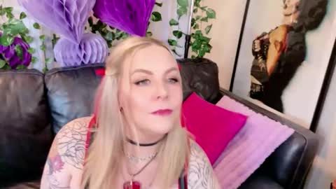 Snapshot of blondejj chatting on 03/19/26, 03:32 JJ online show from 03/19/26, 03:32