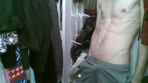 Snapshot of blondemaxcaliber chatting on 04/06/26, 10:27 blondemaxcaliber online show from 04/06/26, 10:27