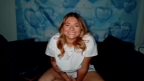 Snapshot of blonderebelxoxo chatting on 04/06/26, 06:36 Tee online show from 04/06/26, 06:36