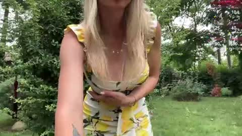 Snapshot of blondevenom chatting on 07/04/26, 10:21 OnlyFans livia77 twitter liv20 4u online show from 07/04/26, 10:21