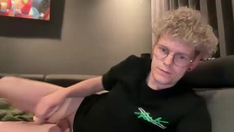 Sven online show from 11/22/25, 09:36