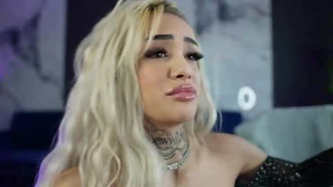 Snapshot of blondie_muller chatting on 03/06/26, 02:57 blondie_muller online show from 03/06/26, 02:57