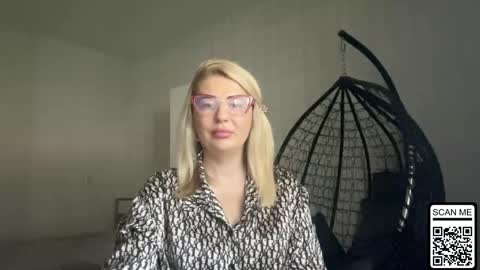 Snapshot of blondie_xoxoxo chatting on 06/10/26, 08:13 blondie_xoxoxo online show from 06/10/26, 08:13