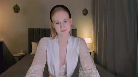 Mia online show from 12/06/24, 04:06