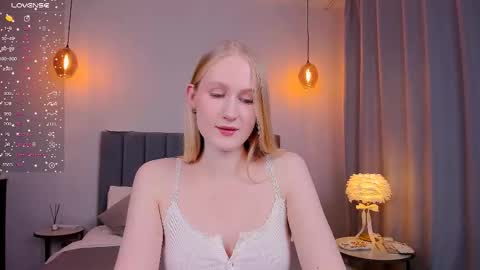 Mia online show from 02/09/25, 04:40