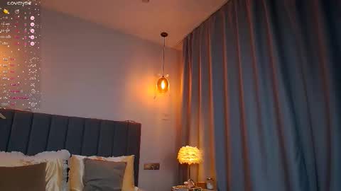 Mia online show from 09/10/25, 11:27