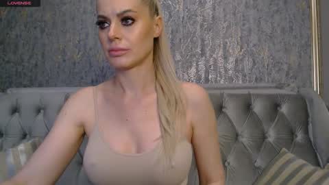 Snapshot of blondiestarxxx chatting on 03/21/26, 07:17 Helen online show from 03/21/26, 07:17